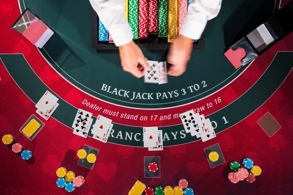 Blackjack- en roulettestrategie: wat werkt echt? (2026)