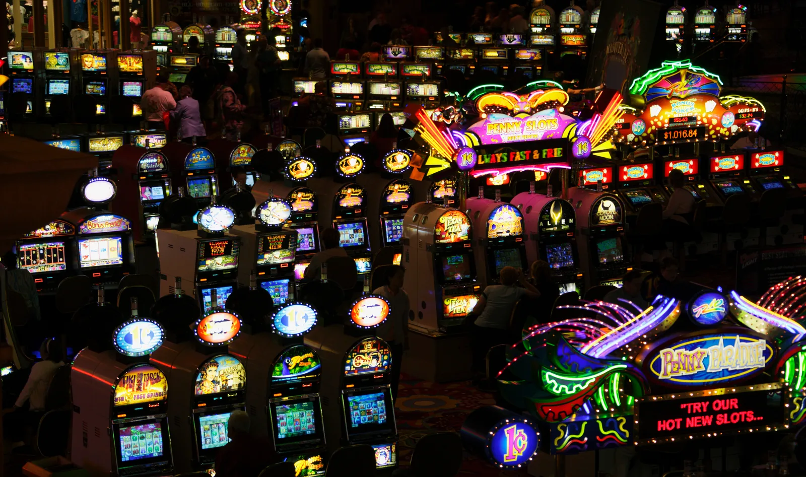 Rij gokkasten in een casino